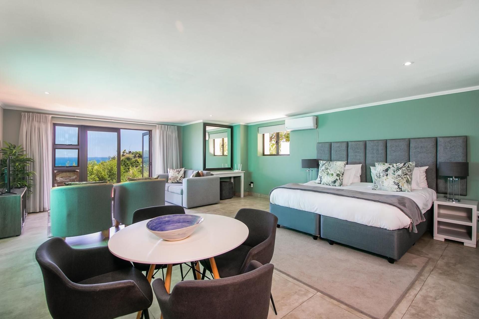 Deluxe Suite with Sea View