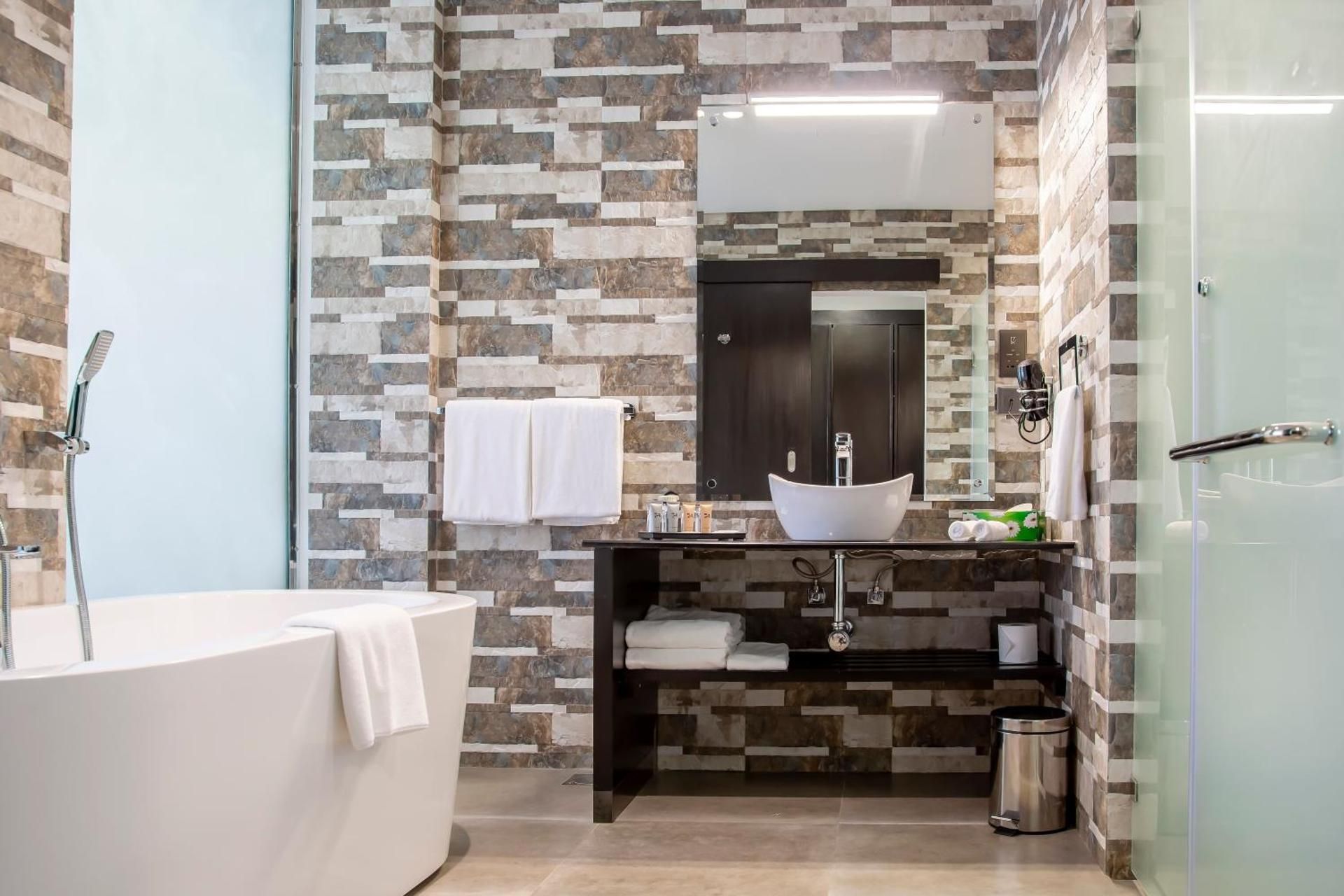 Amaryllis Hotel Blantyre Junior Suite 2