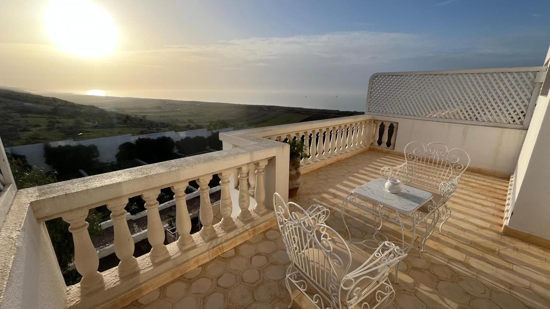 Deluxe Double Room with Side Sea View
