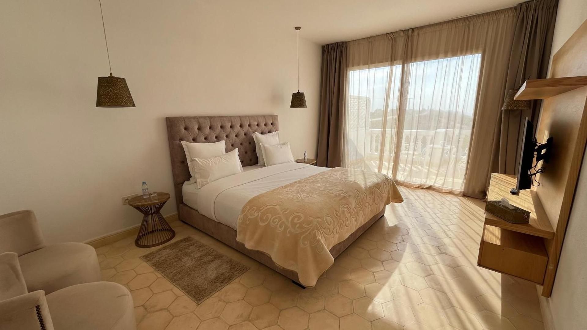 Deluxe Double Room with Side Sea View