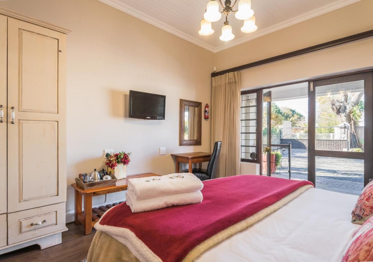 Deluxe Queen Suite