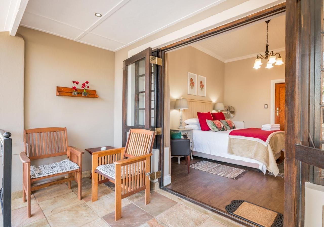 Deluxe Queen Suite