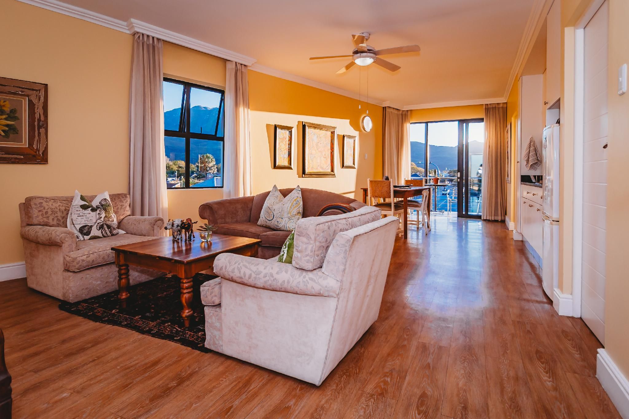Family Suite (2 Adults + 2 Children)