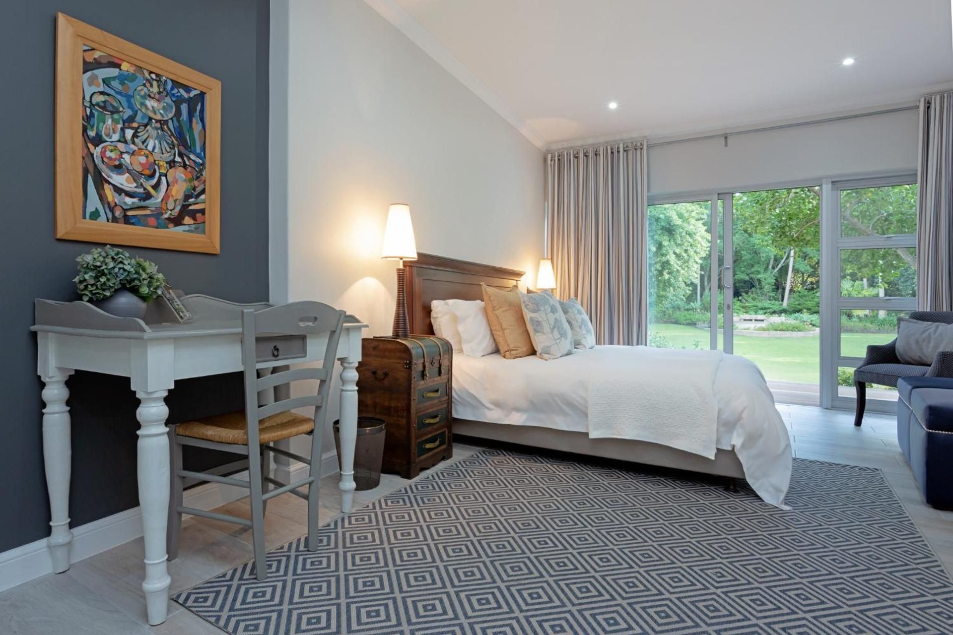 Deluxe Queen Suite