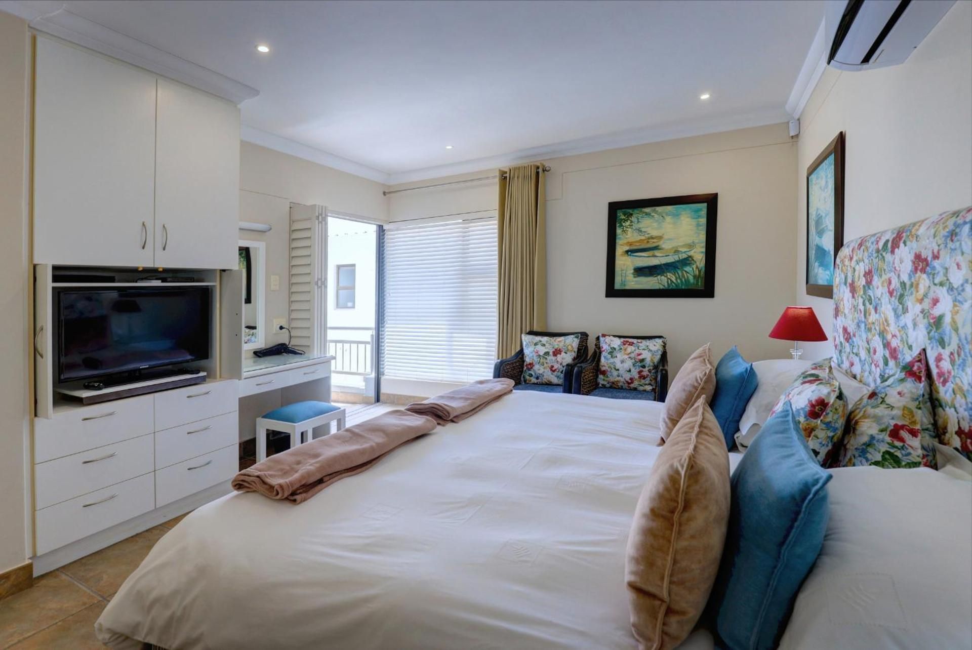 Studio Apartment with Balcony
