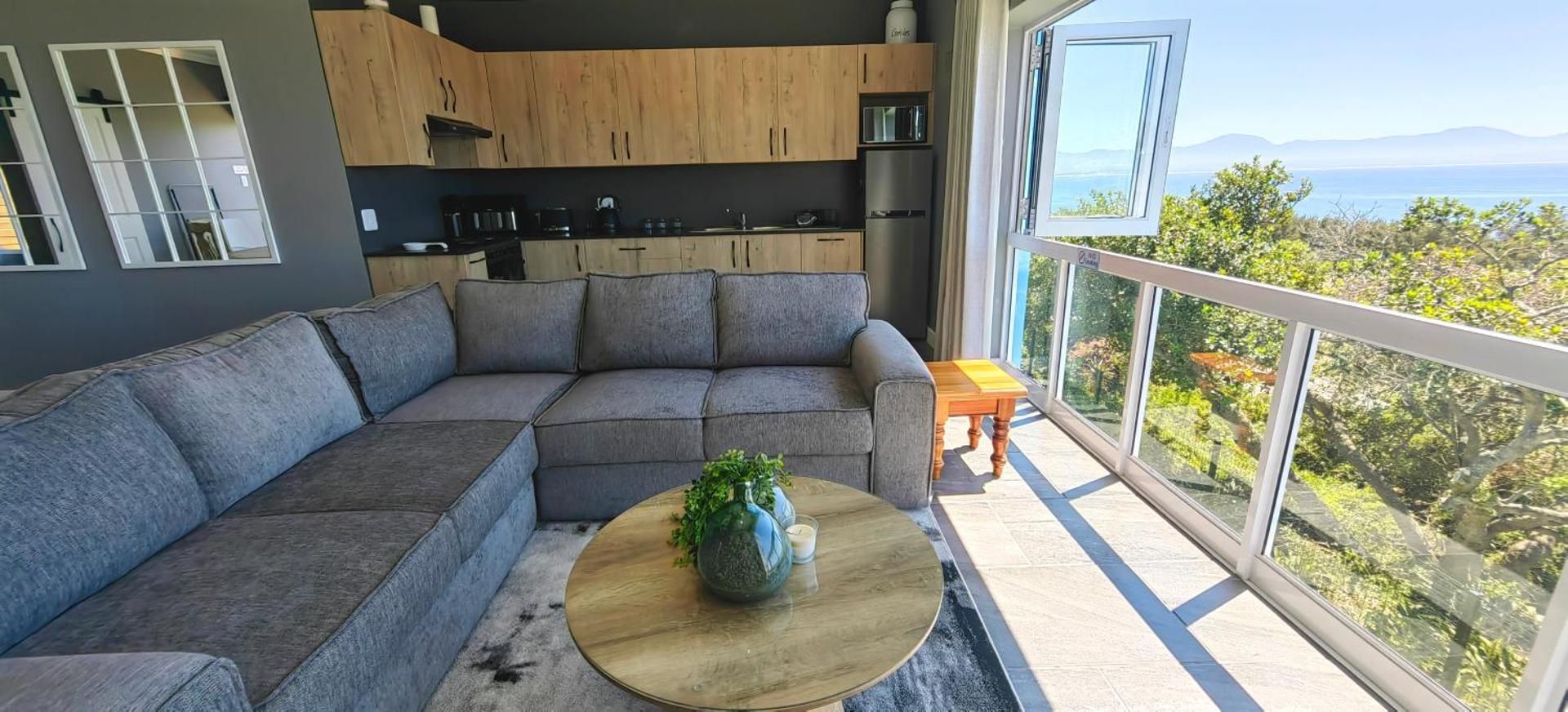 Family Room with Sea View