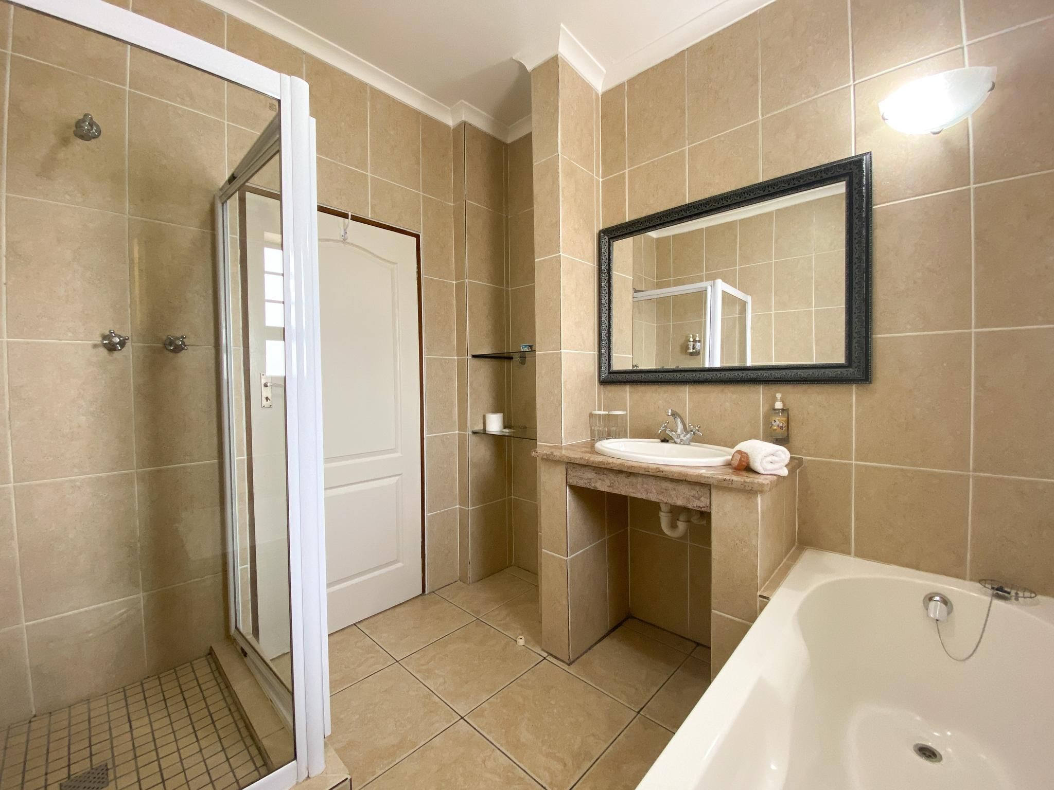 Bartnique Guesthouse Superior Room 3