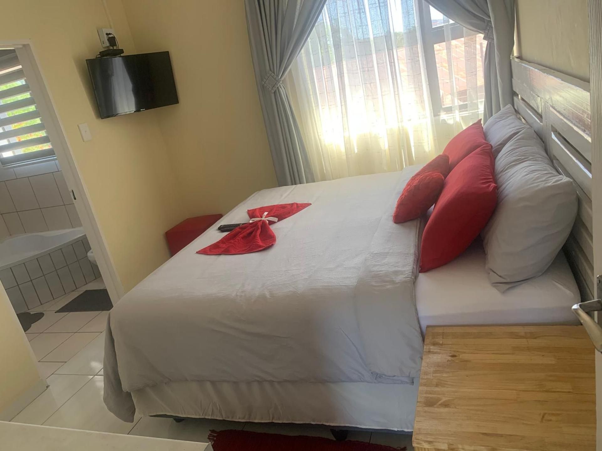 Standard Queen Room
