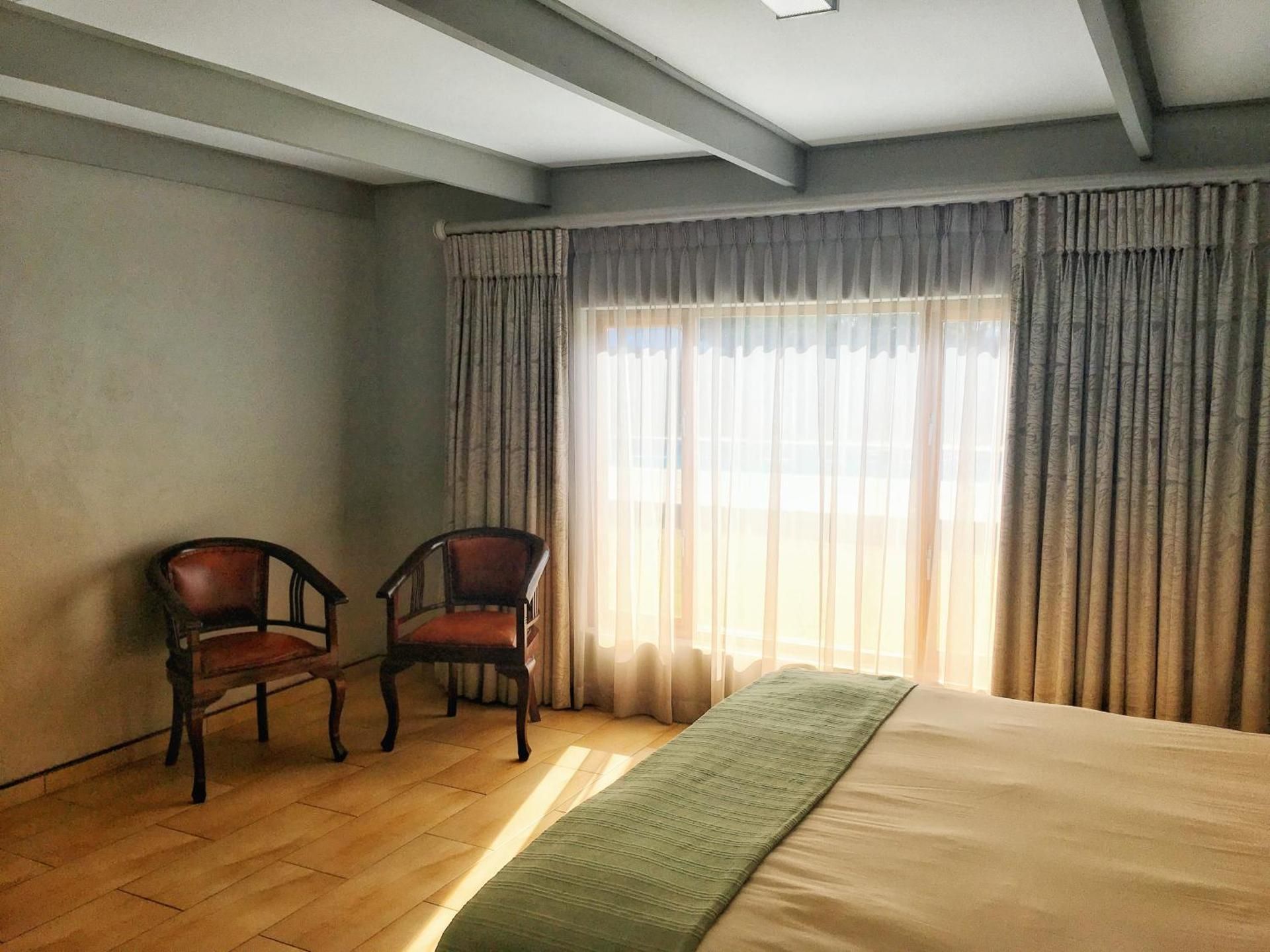 Deluxe Two-Bedroom Family Suite - 8