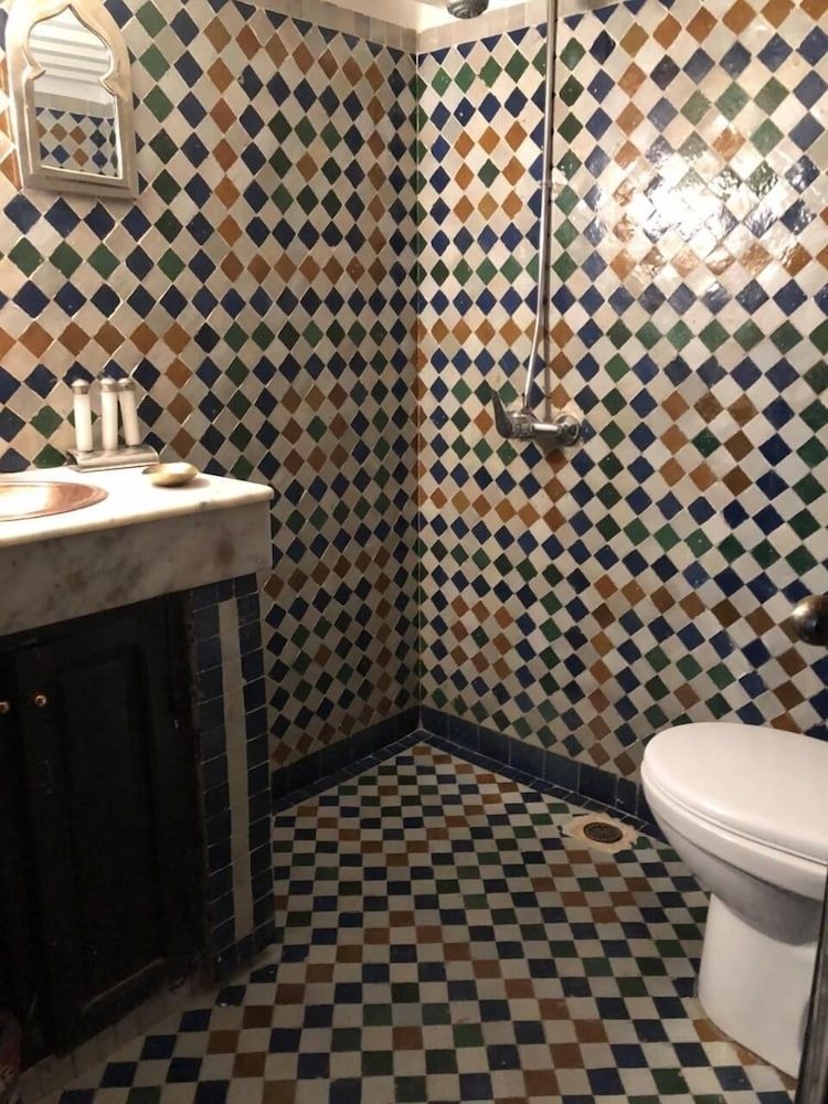 Riad Tizwa Fes Basic Double Room 4