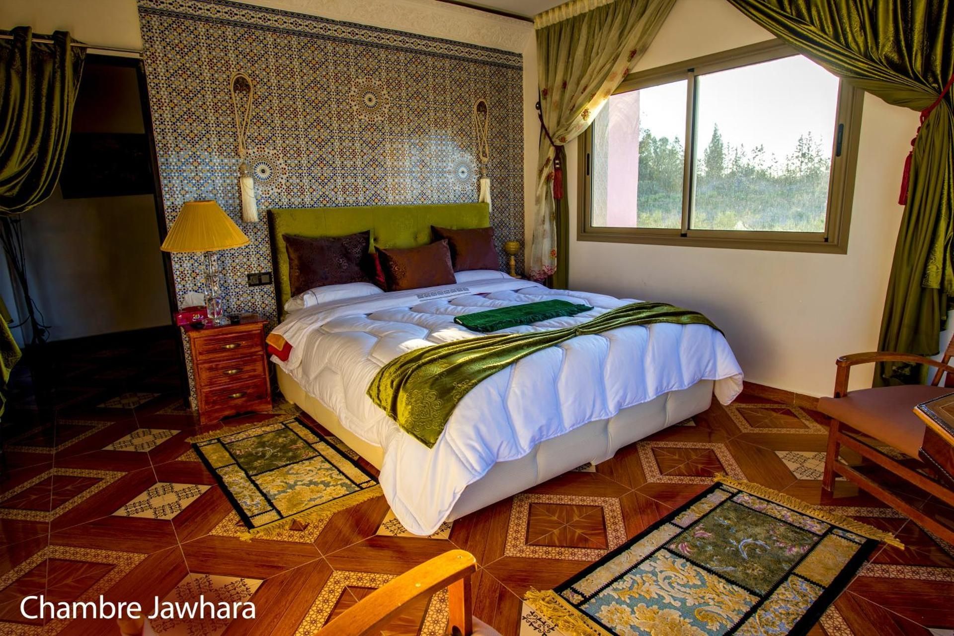 Deluxe Double Room (2 Adults + 1 Child)