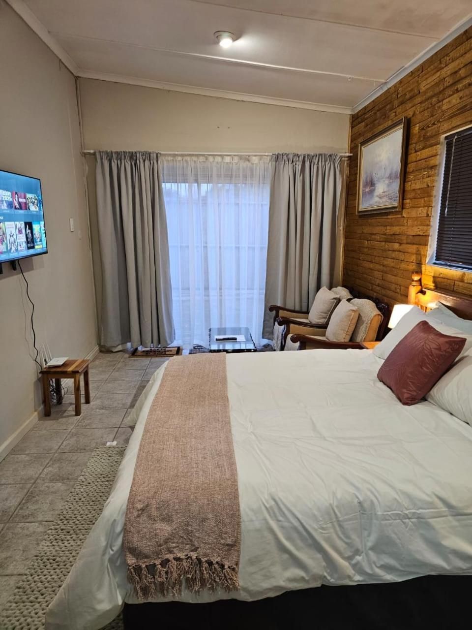 Deluxe Queen Room