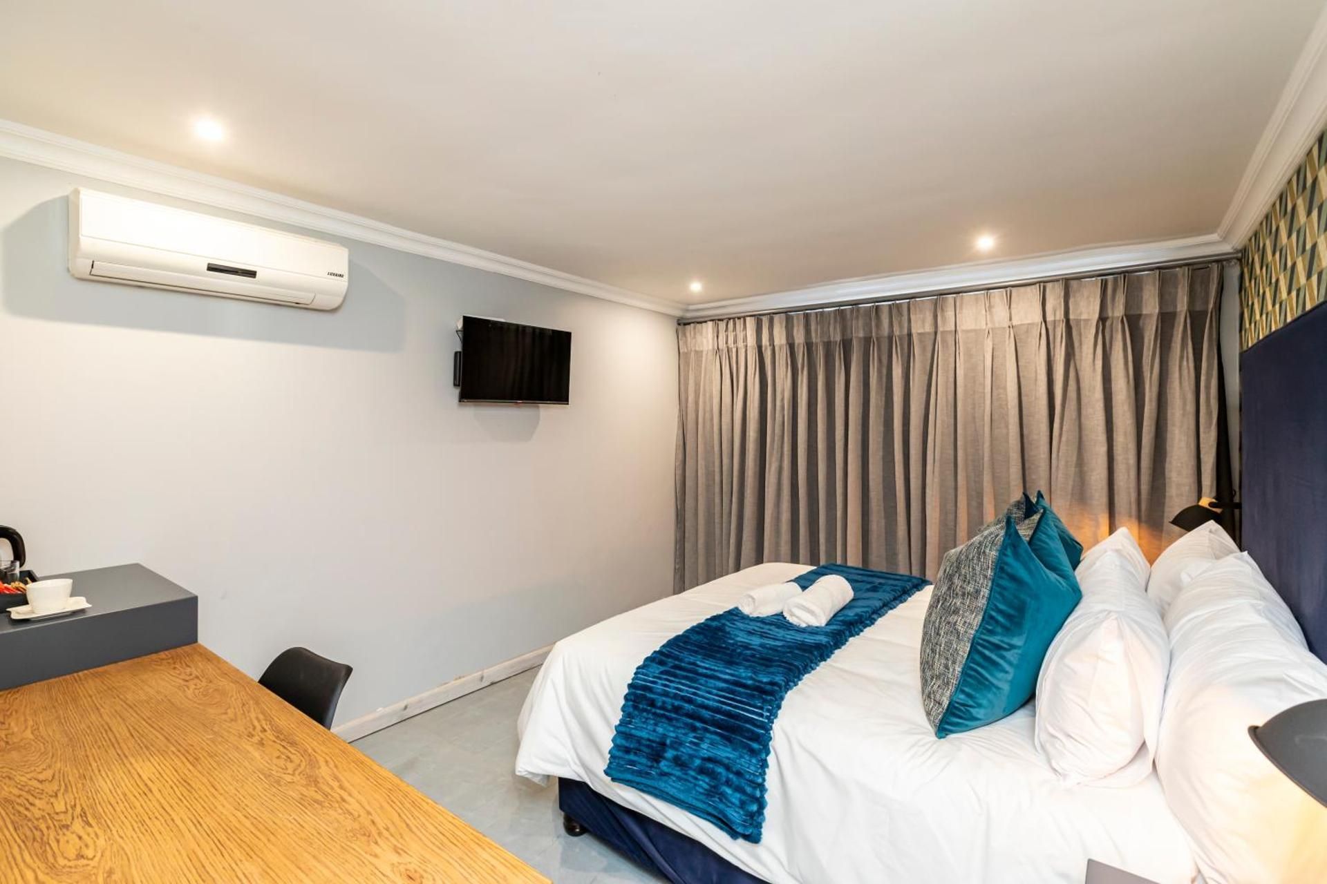 Deluxe Queen Room
