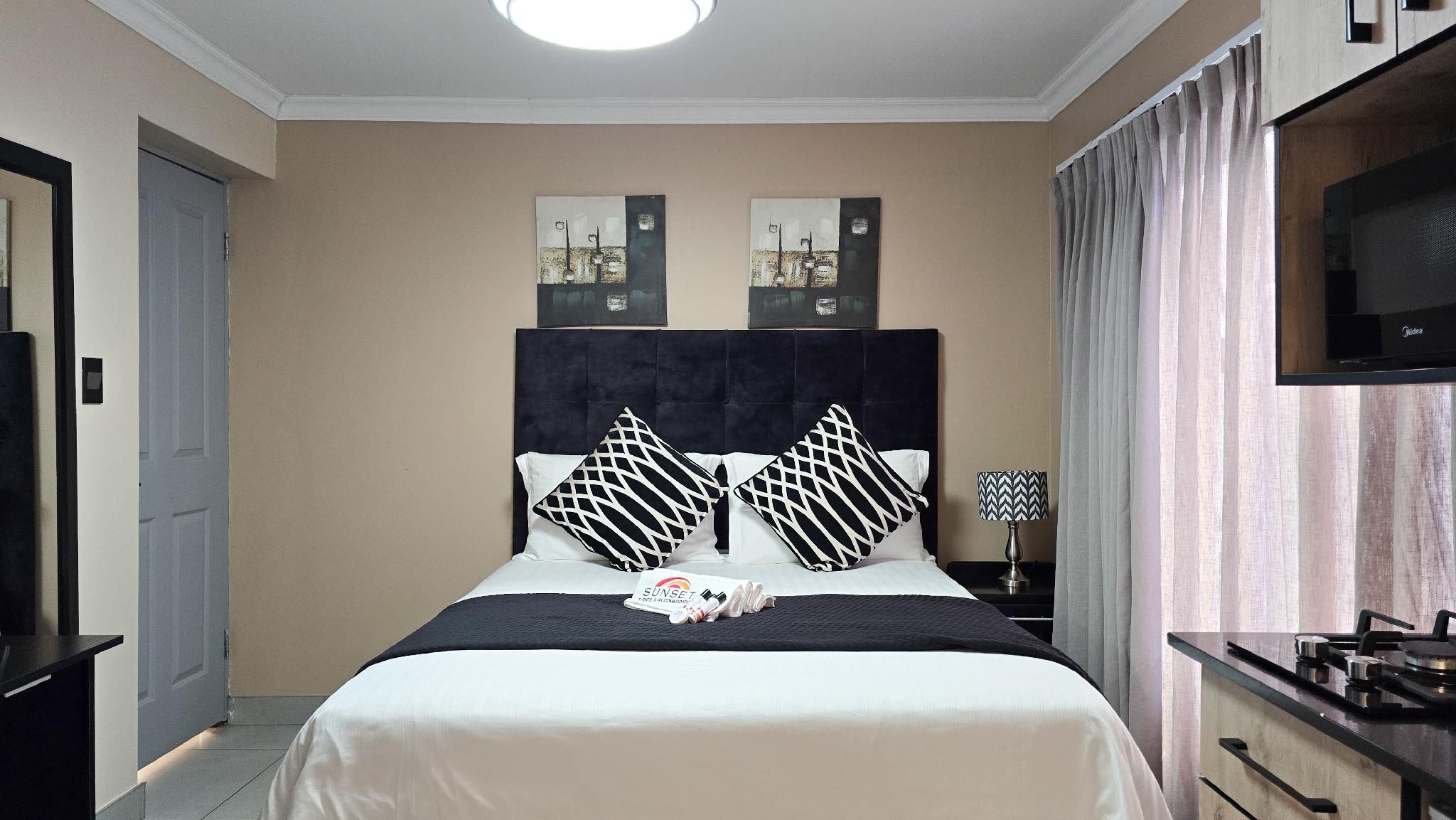 Standard Queen Room