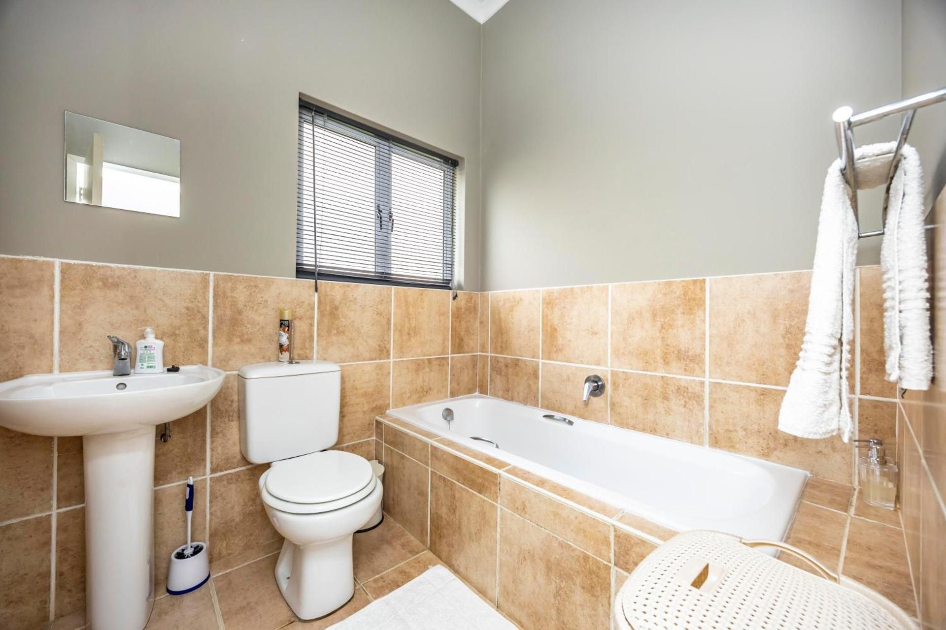 Modern Executive Unit Superior Apartment 2