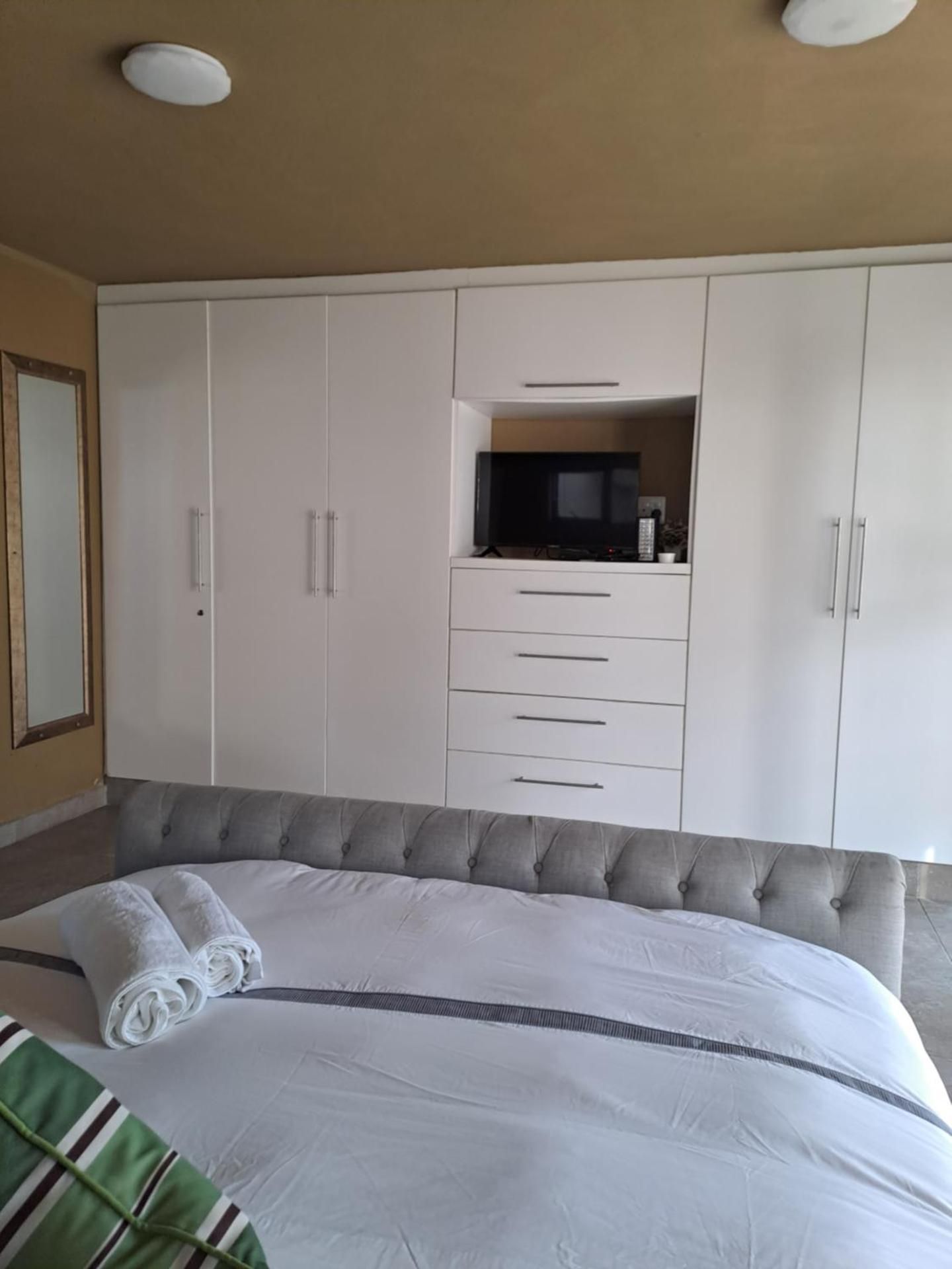 Deluxe Room (1 adult + 1 child)