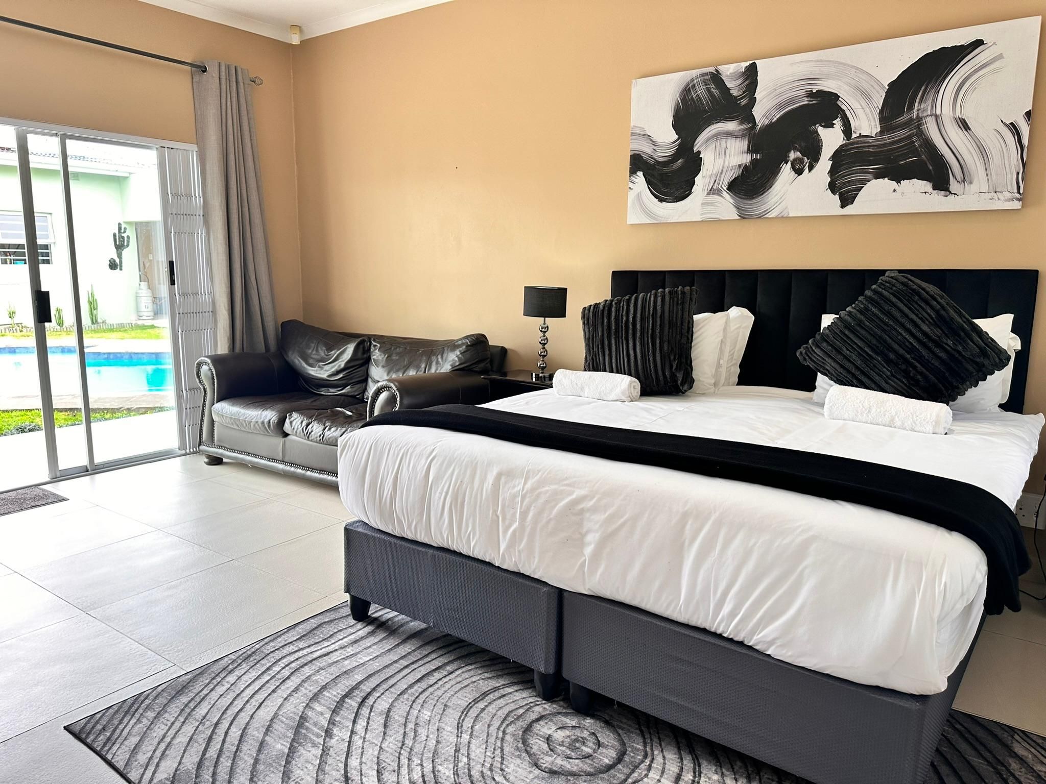 Premium Deluxe Pool Corner King Room