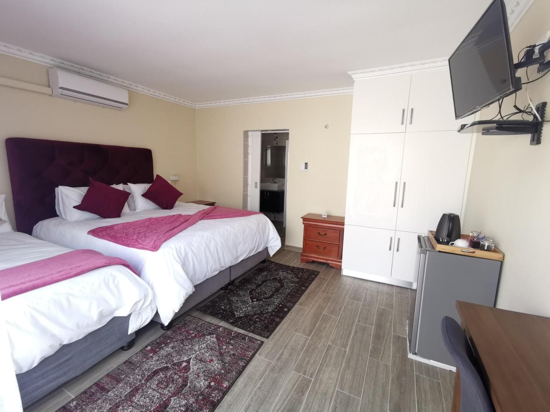 Deluxe Family Room