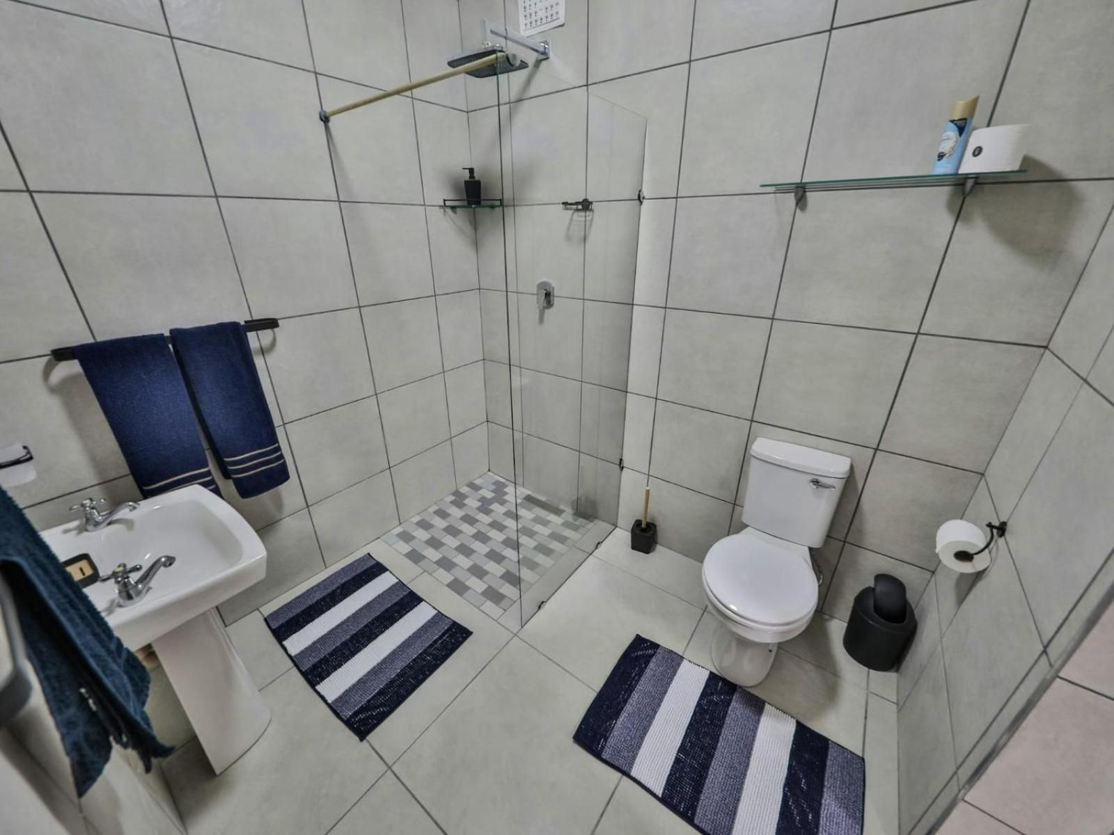 Comfort Queen Room