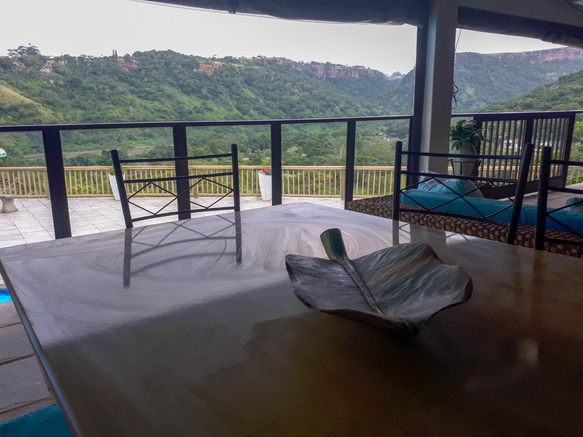 Queen Suite with Pool View