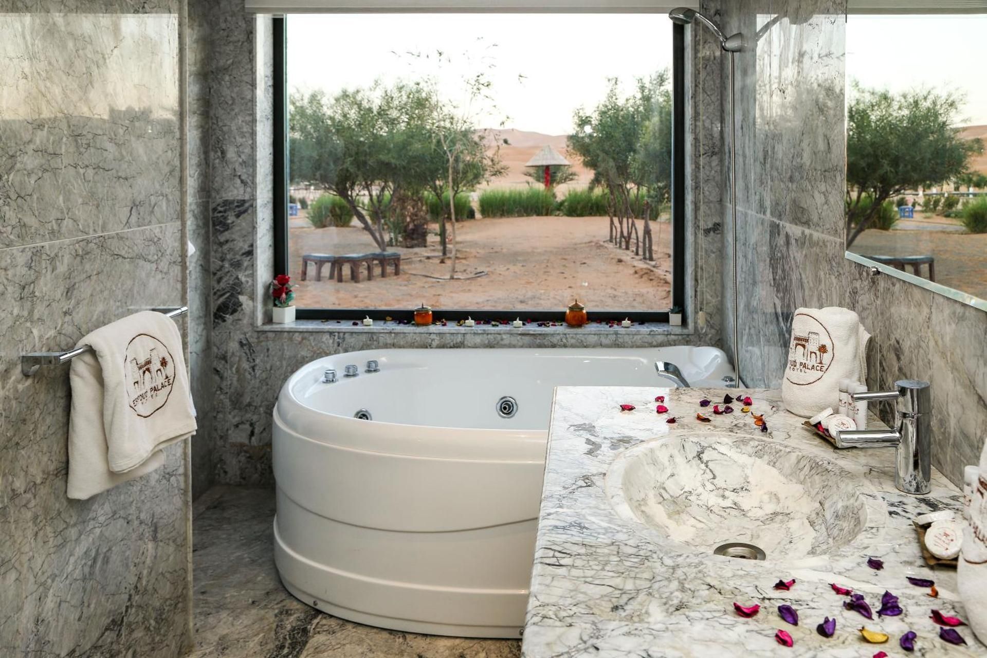 Deluxe Suite with Spa Bath