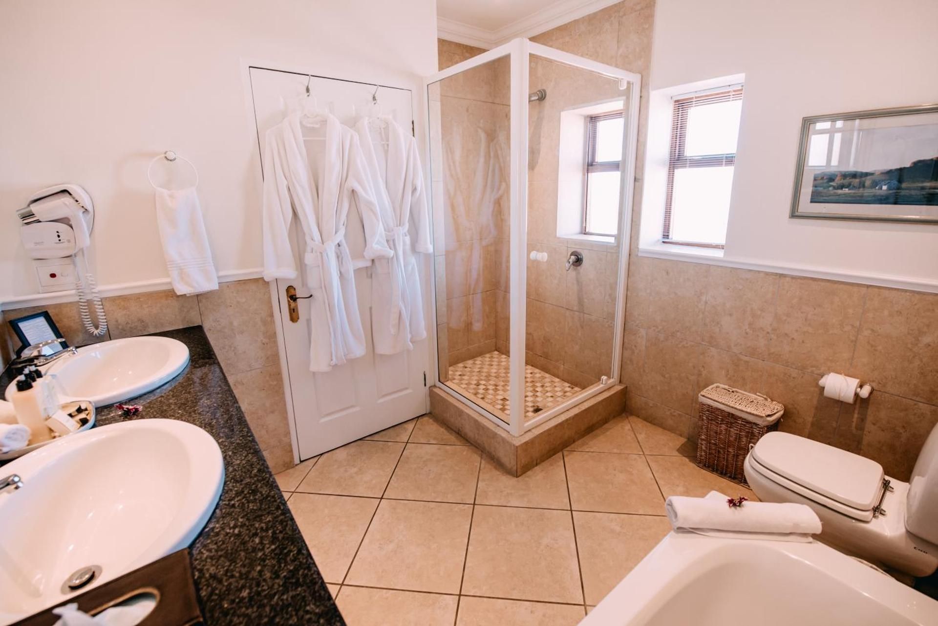 Luxury Suite with Ocean and Lagoon View - 2