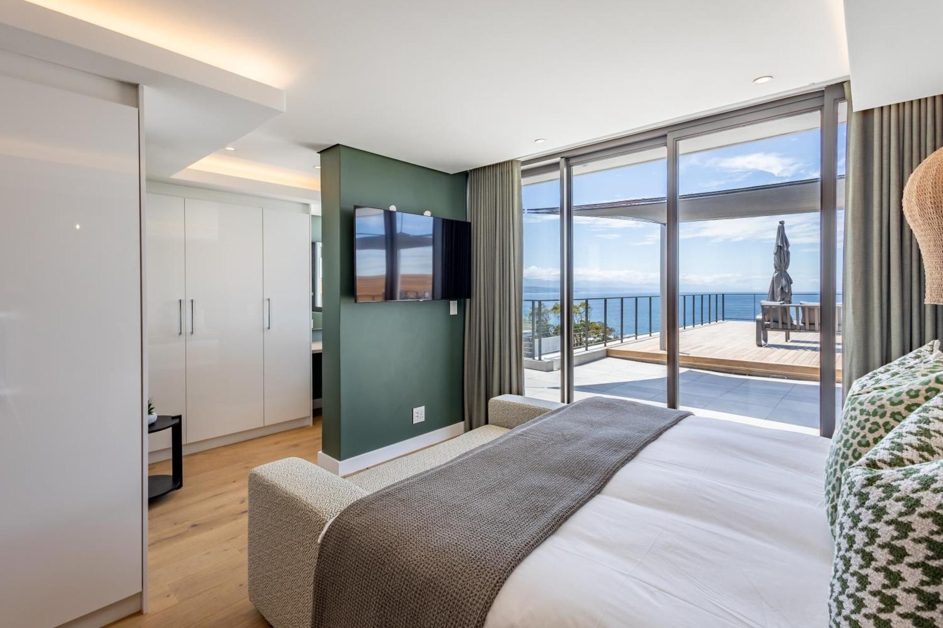 Three Bedroom Luxury Penthouse Apartment with Private Pool 406