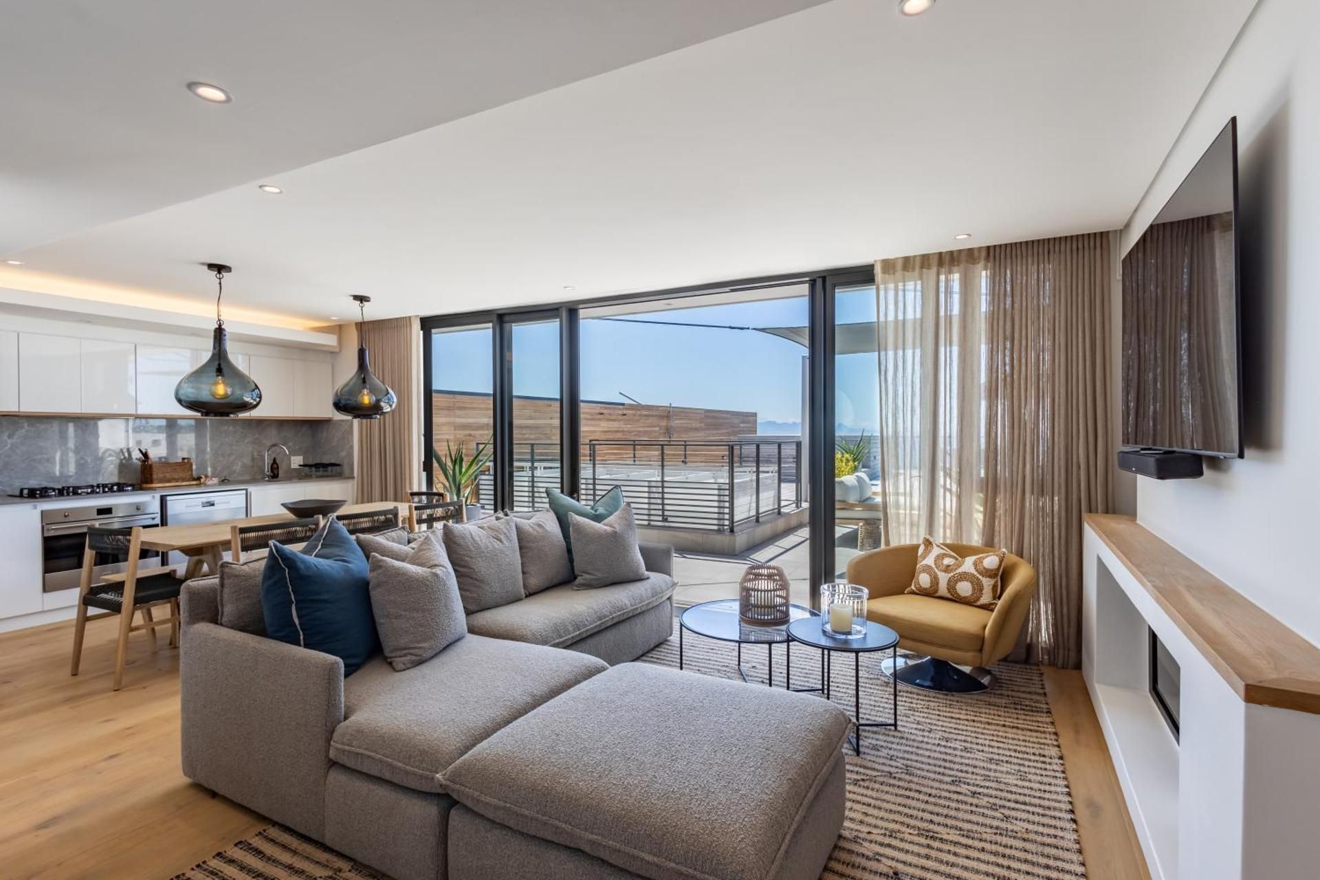 Three Bedroom Luxury Penthouse Apartment with Private Pool 401