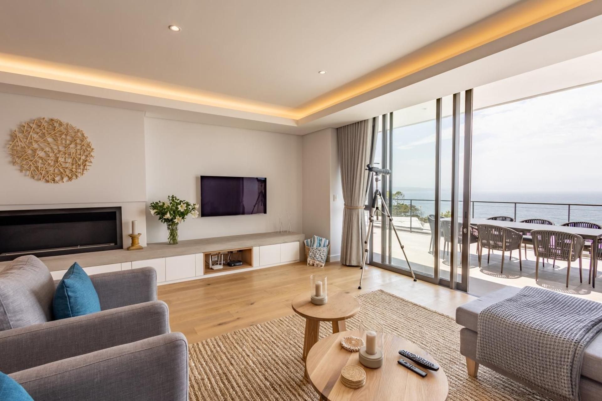 Three Bedroom Luxury Superior Apartment 305