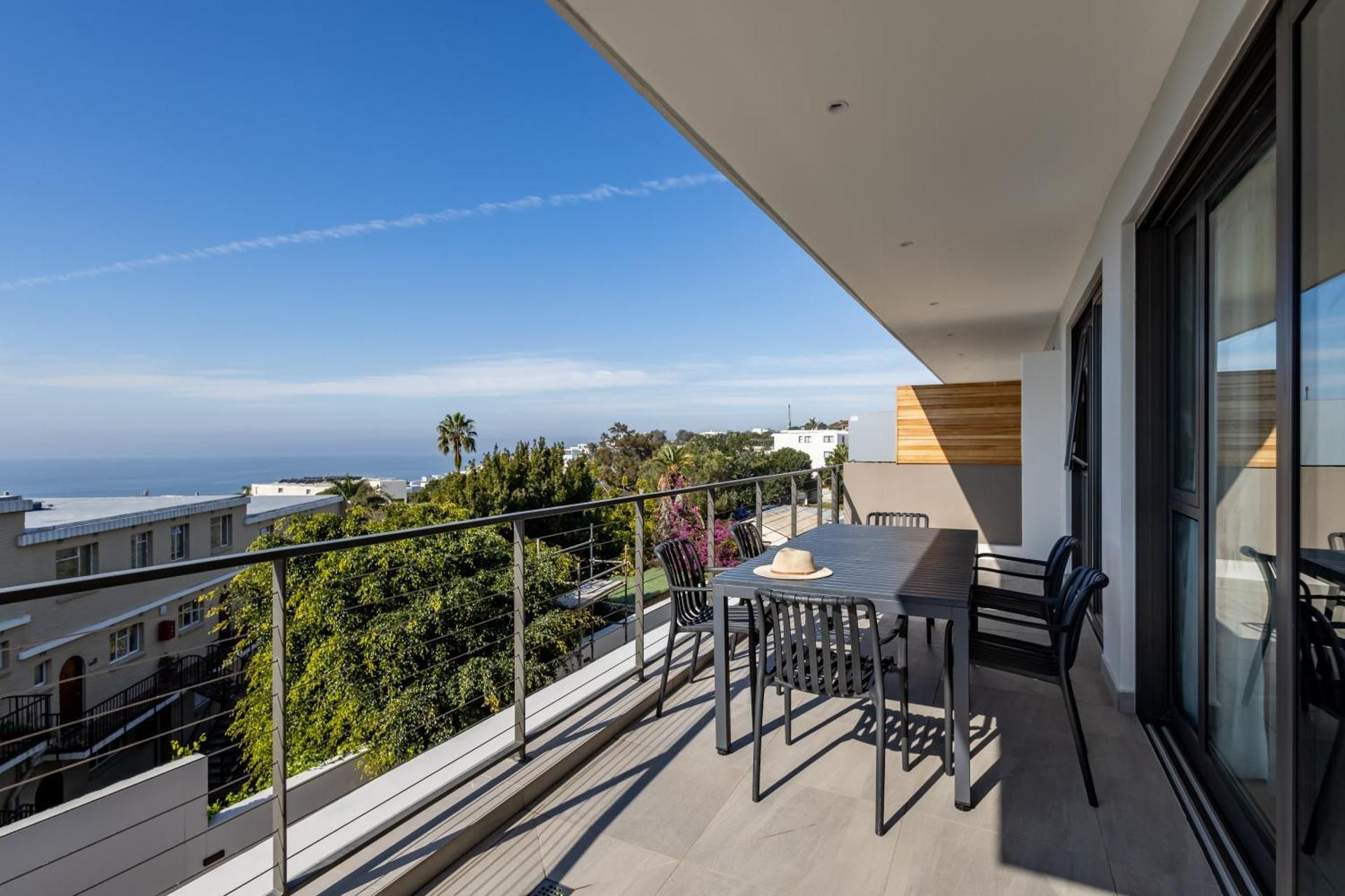Three Bedroom Luxury Apartment 210