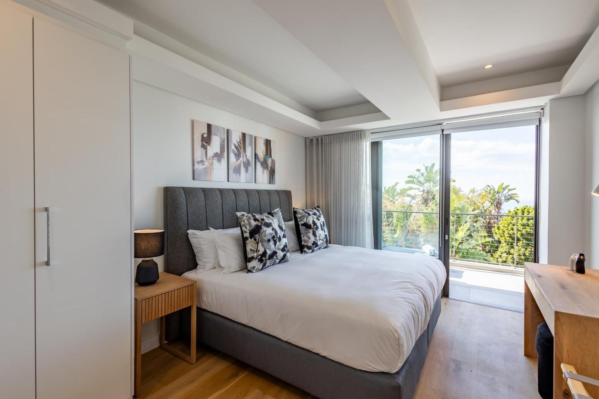Three Bedroom Luxury Apartment 201
