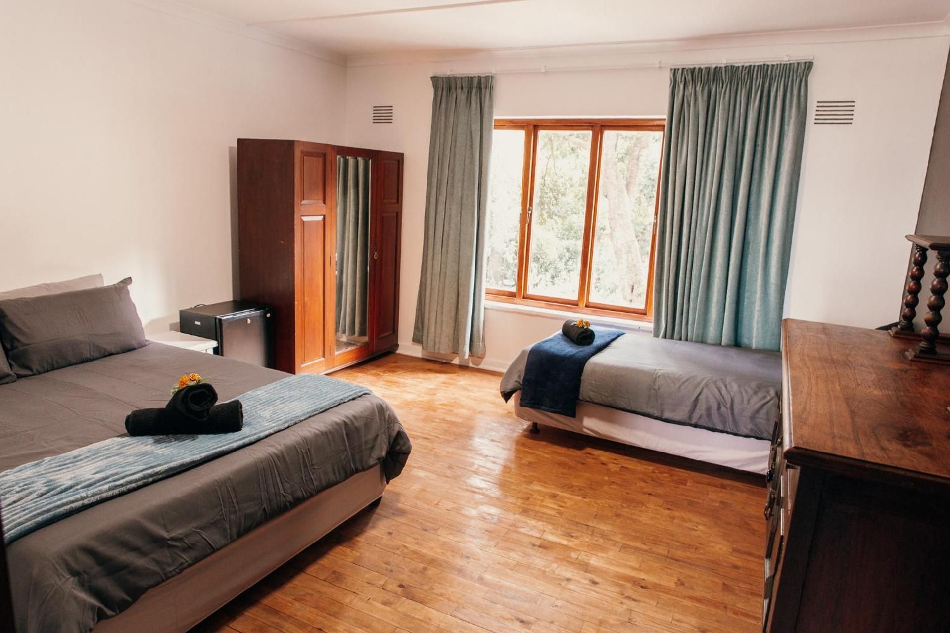 Triple Room with Shared Bathroom