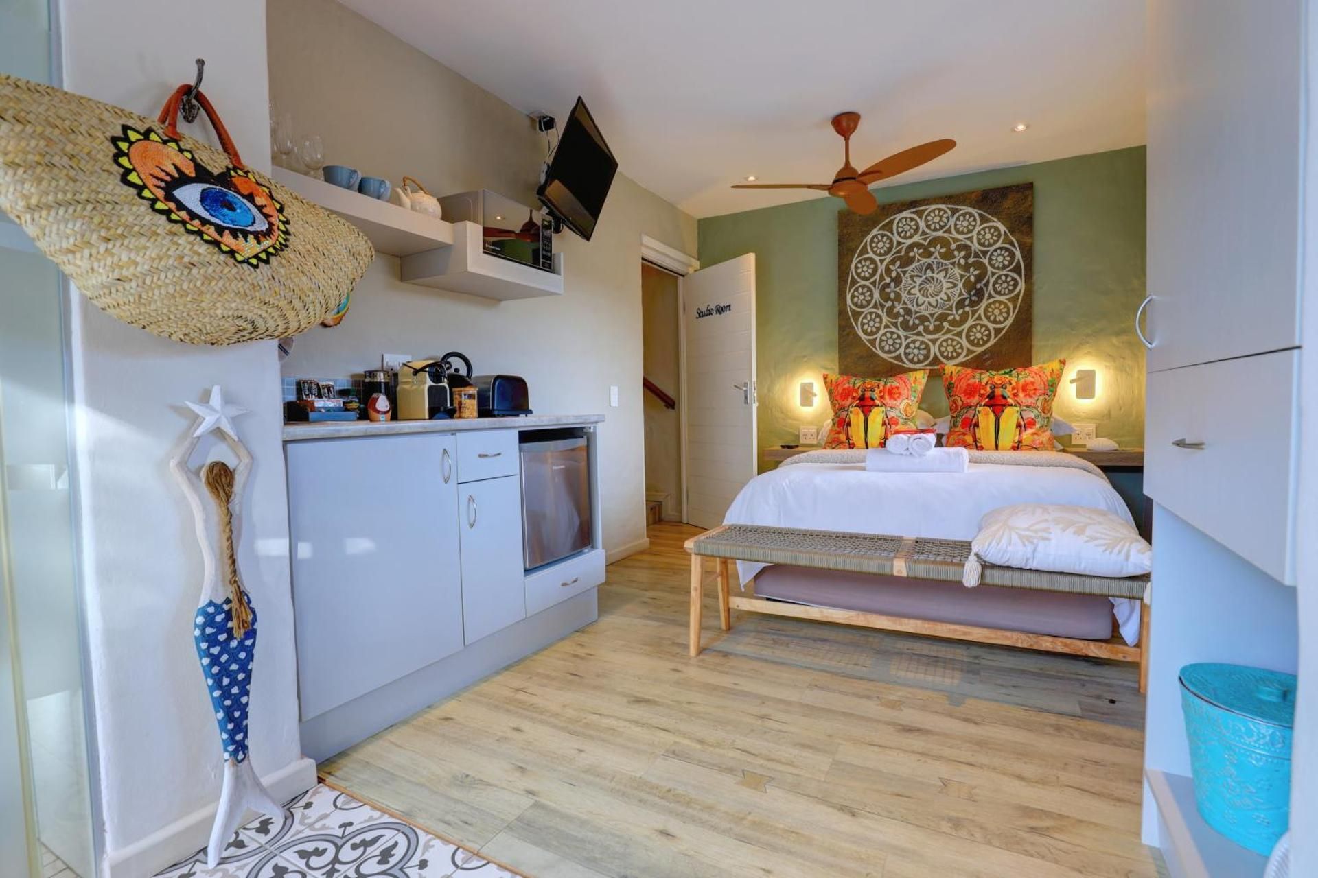 Traveler Room with Lake View