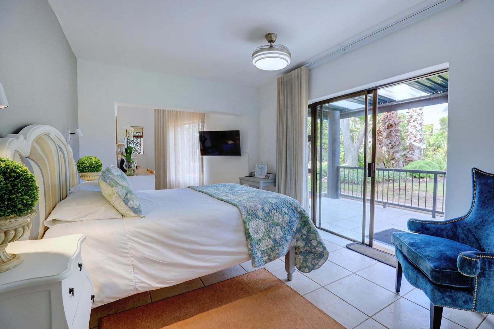Queen Room with Garden View