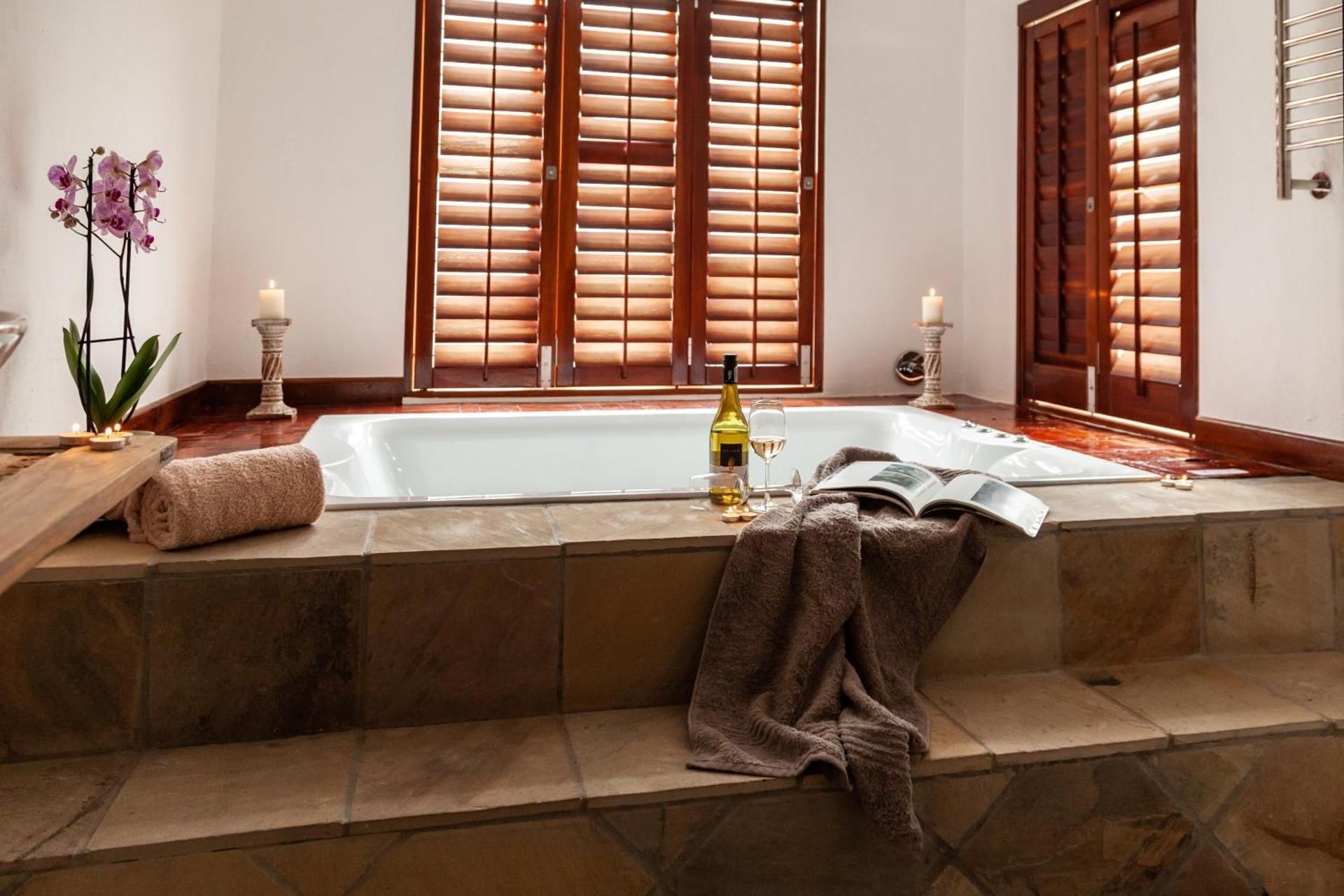 Queen Room with Spa Bath