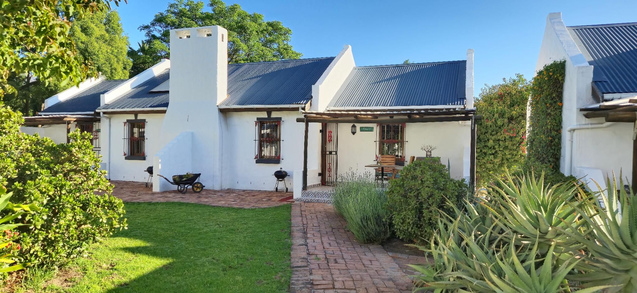 De Leeuwenhof Estate Hotel