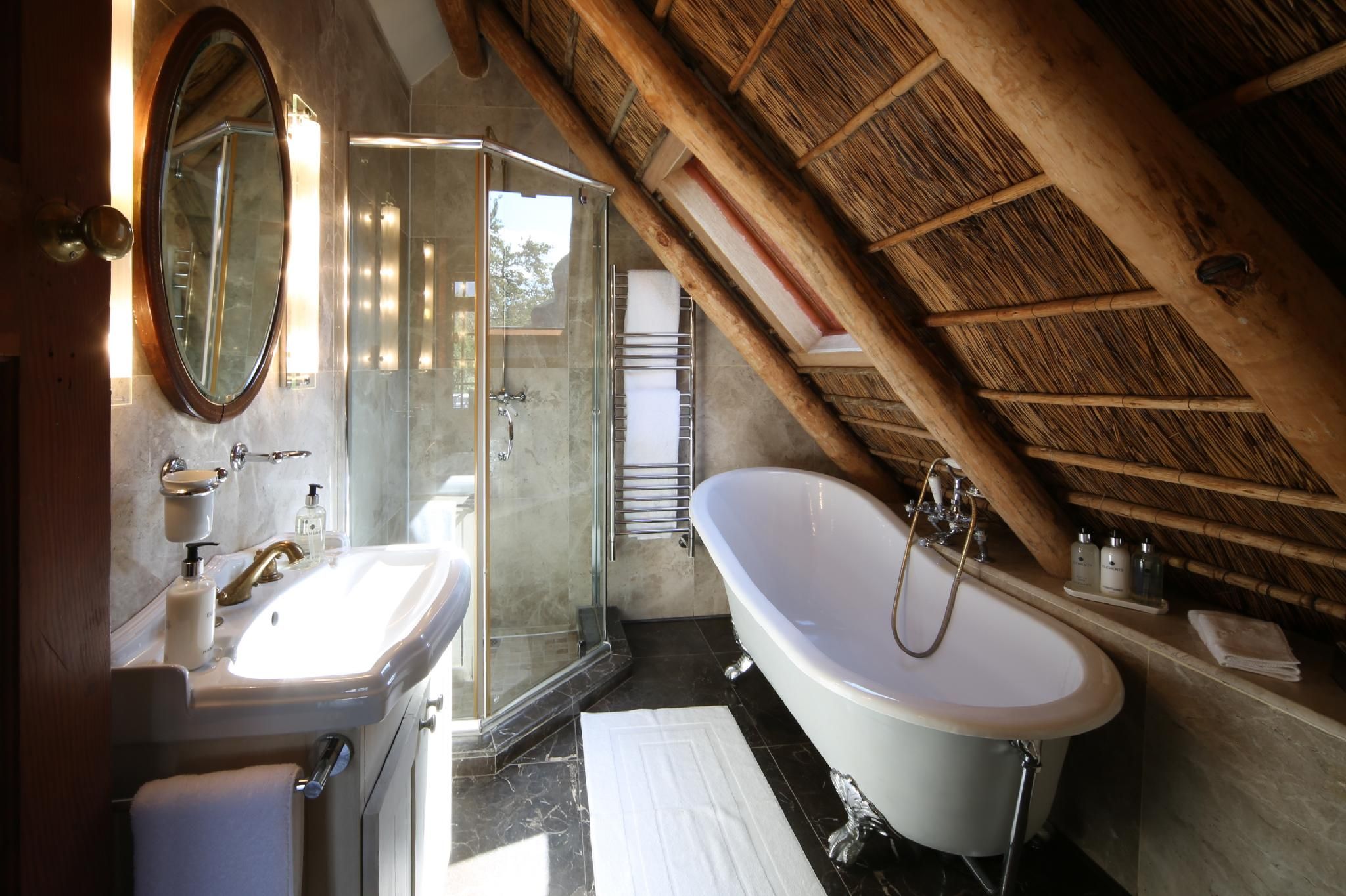 Queen Room with Shower