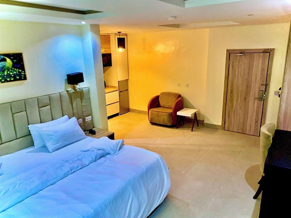 Slavan Suites & Apartments Executive Room 4