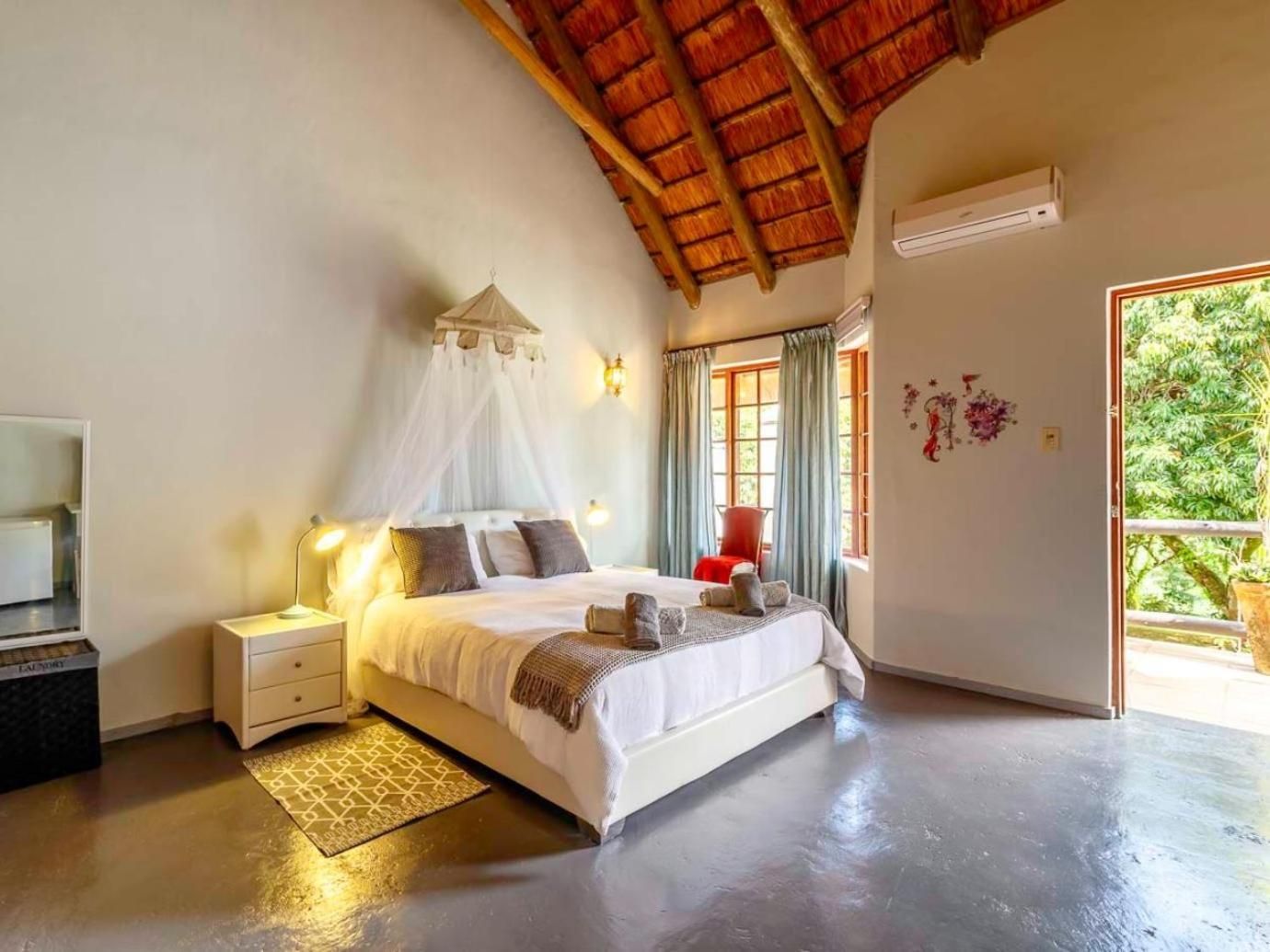 Queen Room with Garden View