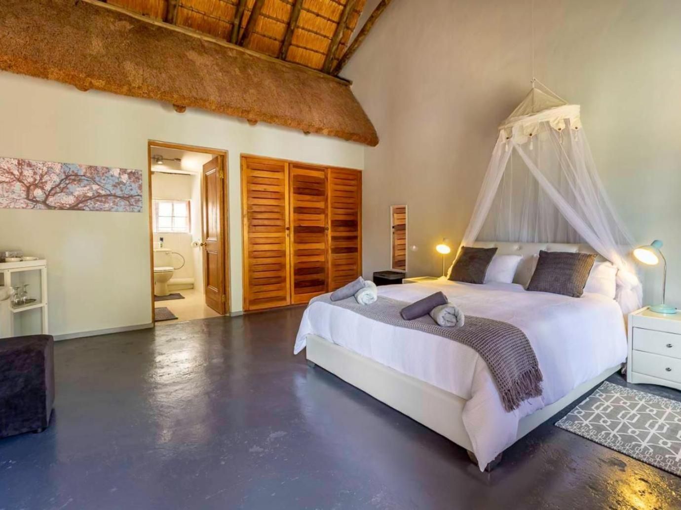 Queen Room with Garden View