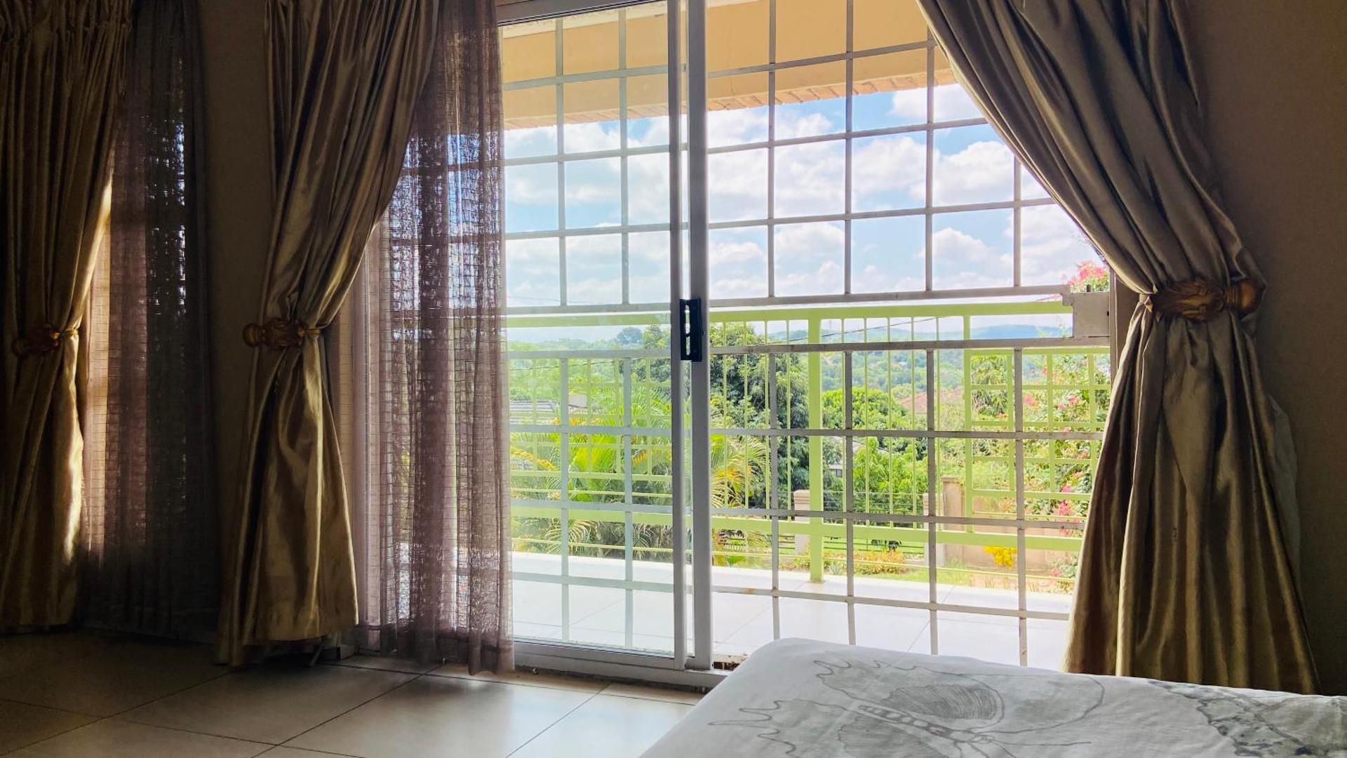 Deluxe King Suite