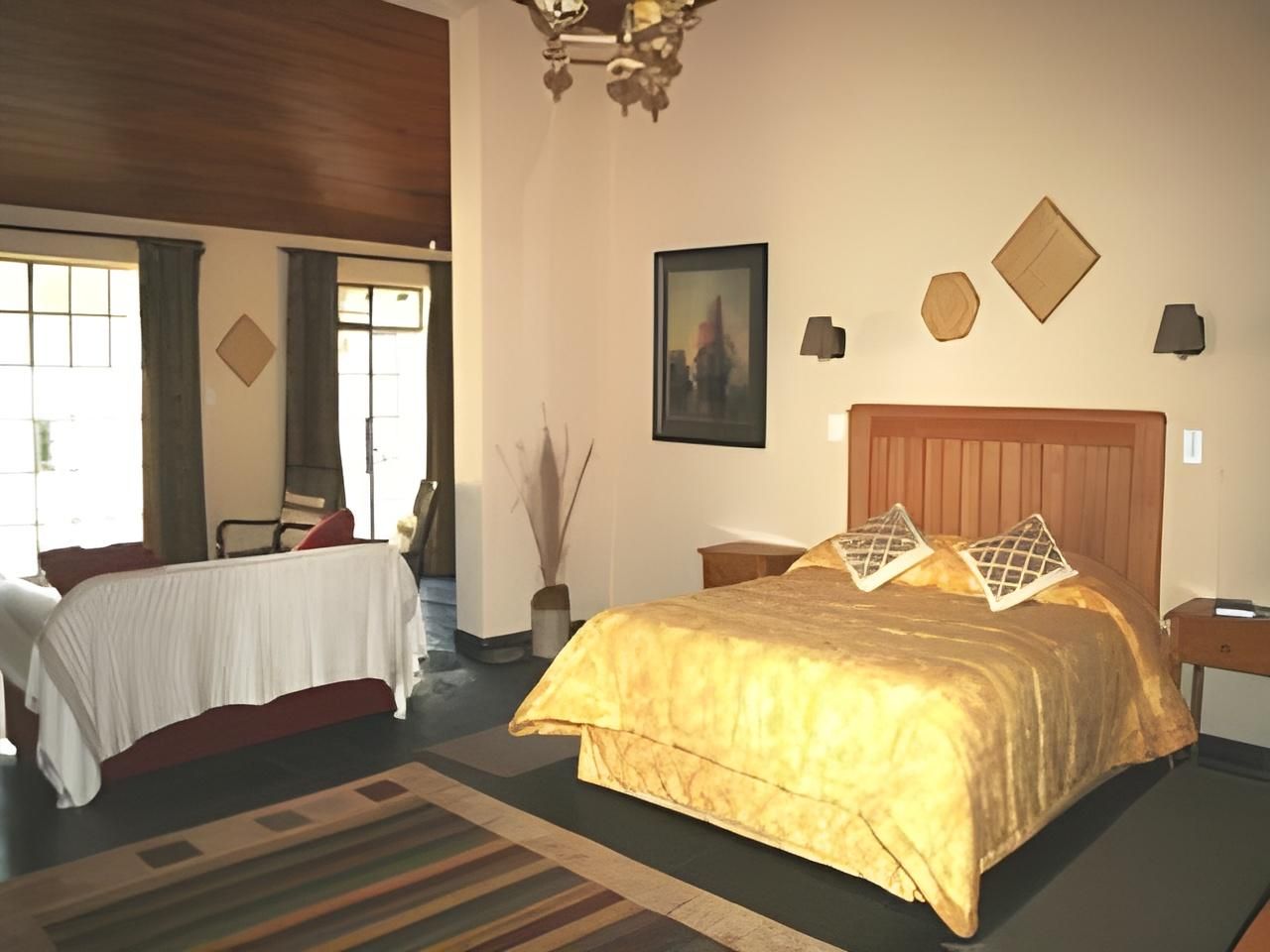 Family Room (2 Adults + 2 Children)