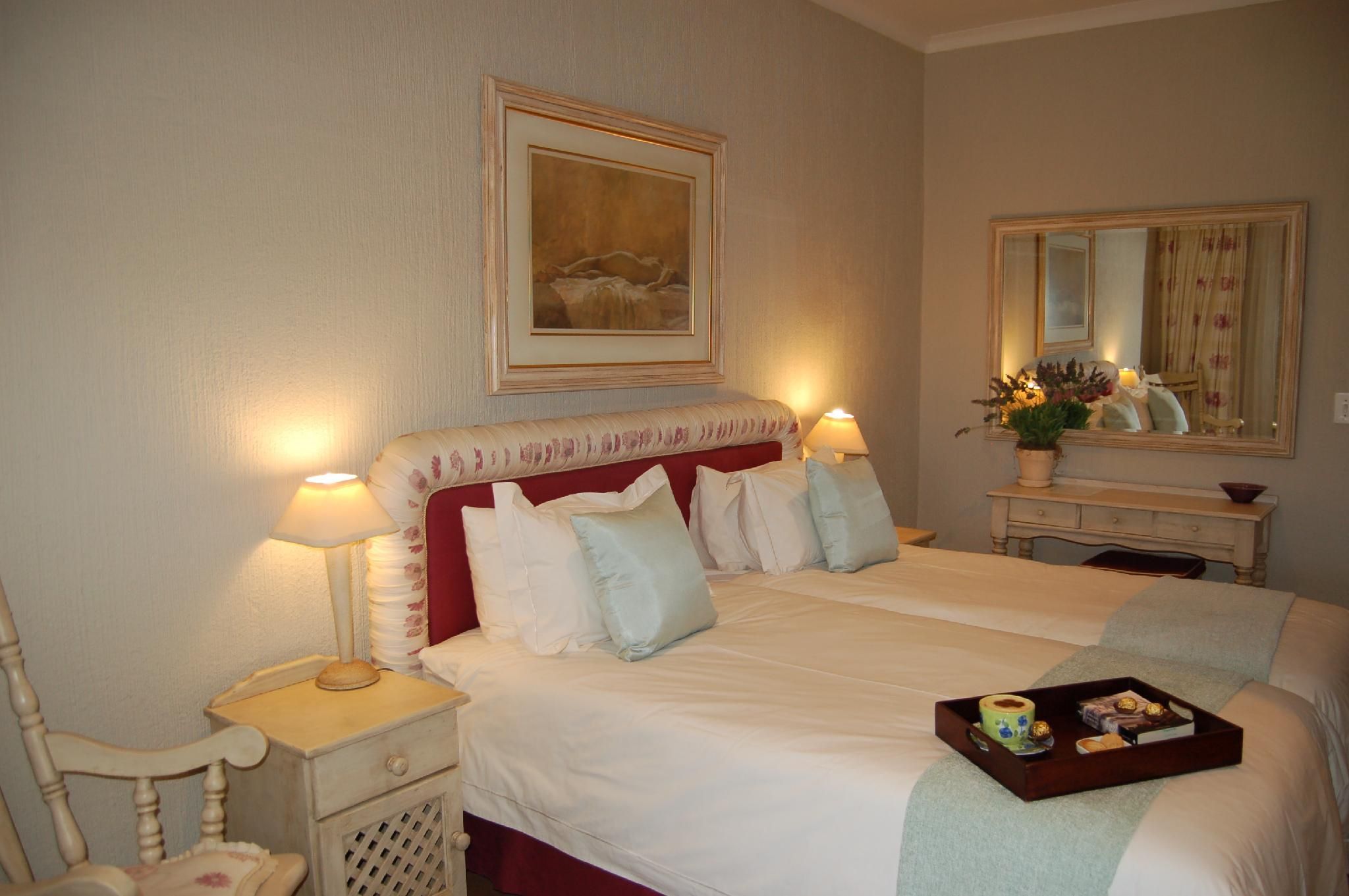 Standard Room with Queen Bed