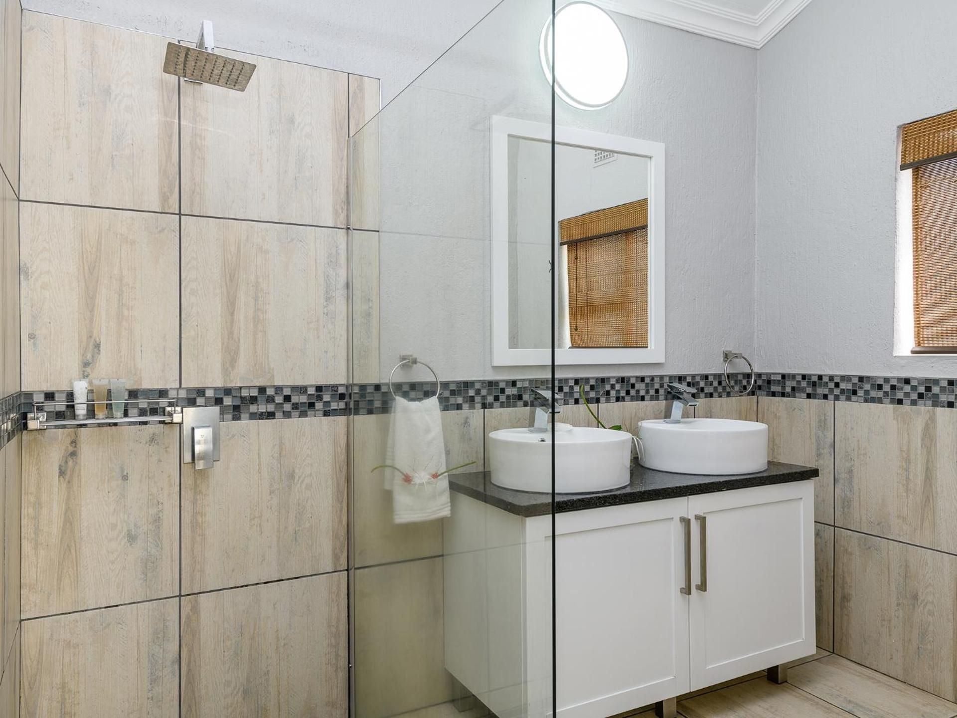 2-Bedroom Chalet with Patio