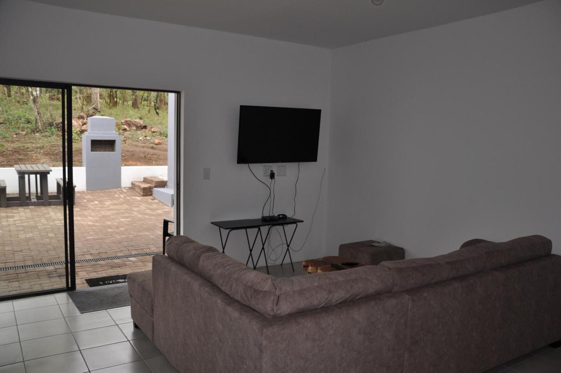 shared lounge/tv area