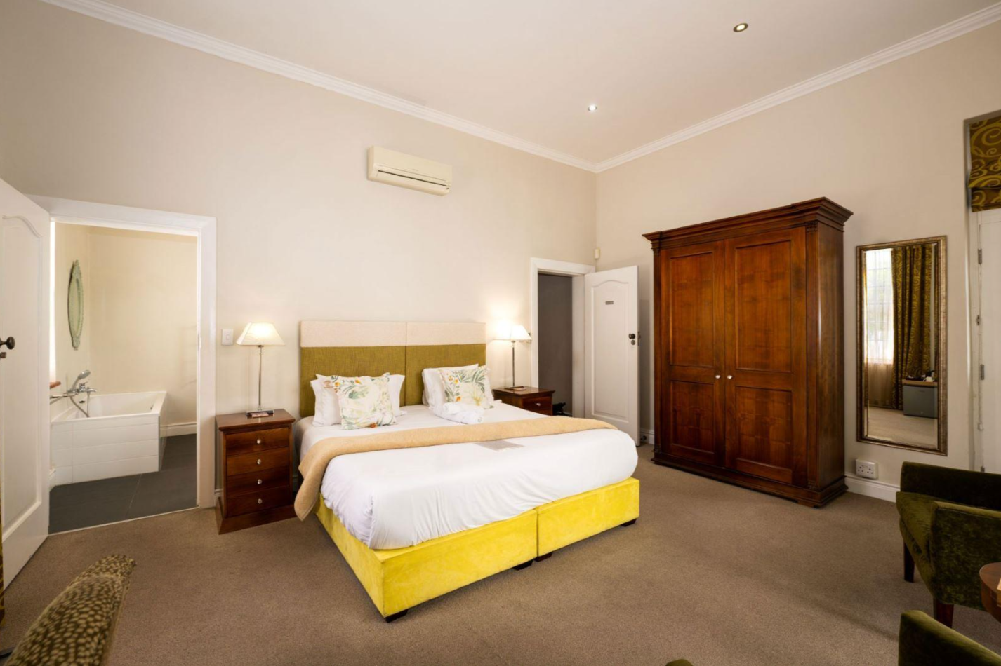 Golden King Room