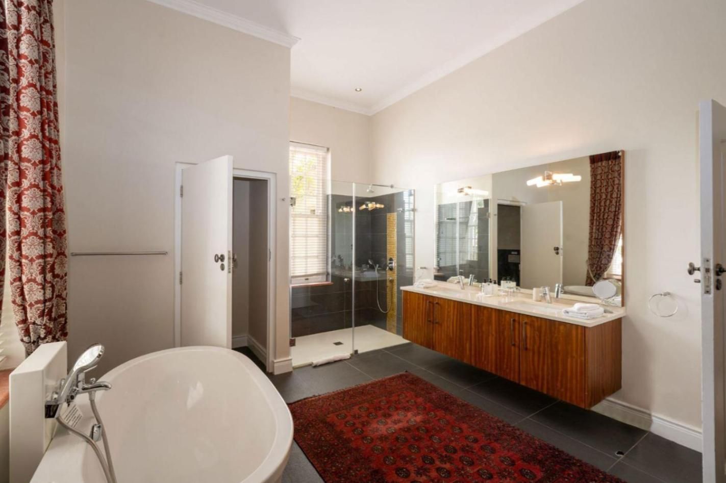 Annex Room