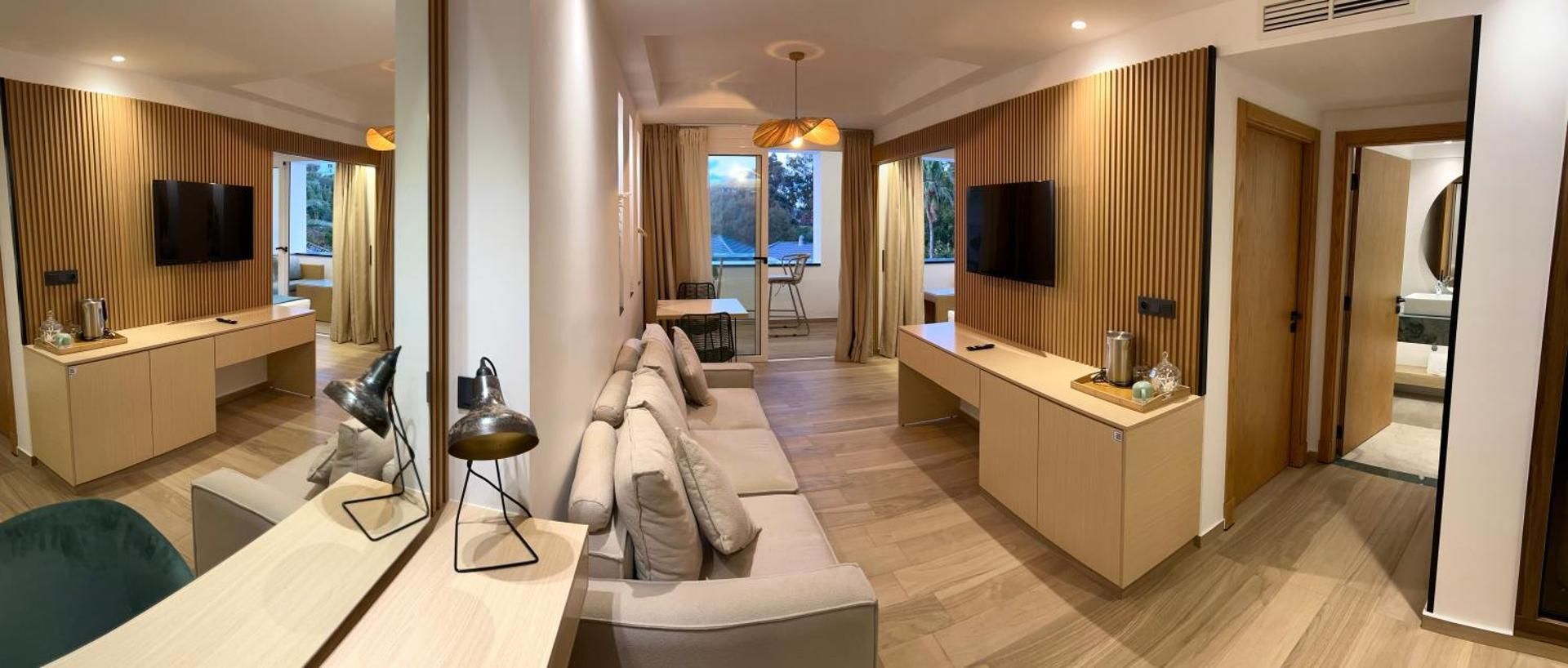 Suite with Sea View