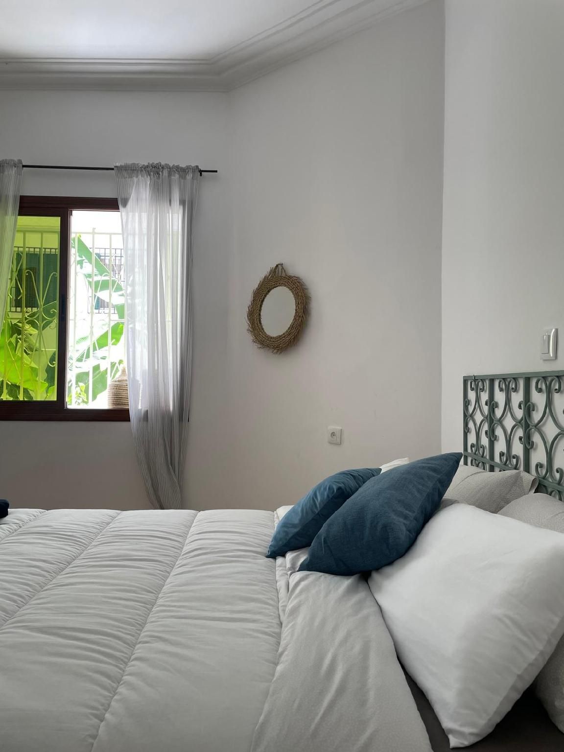 Syrah Home Double - Share Bathroom 2 3