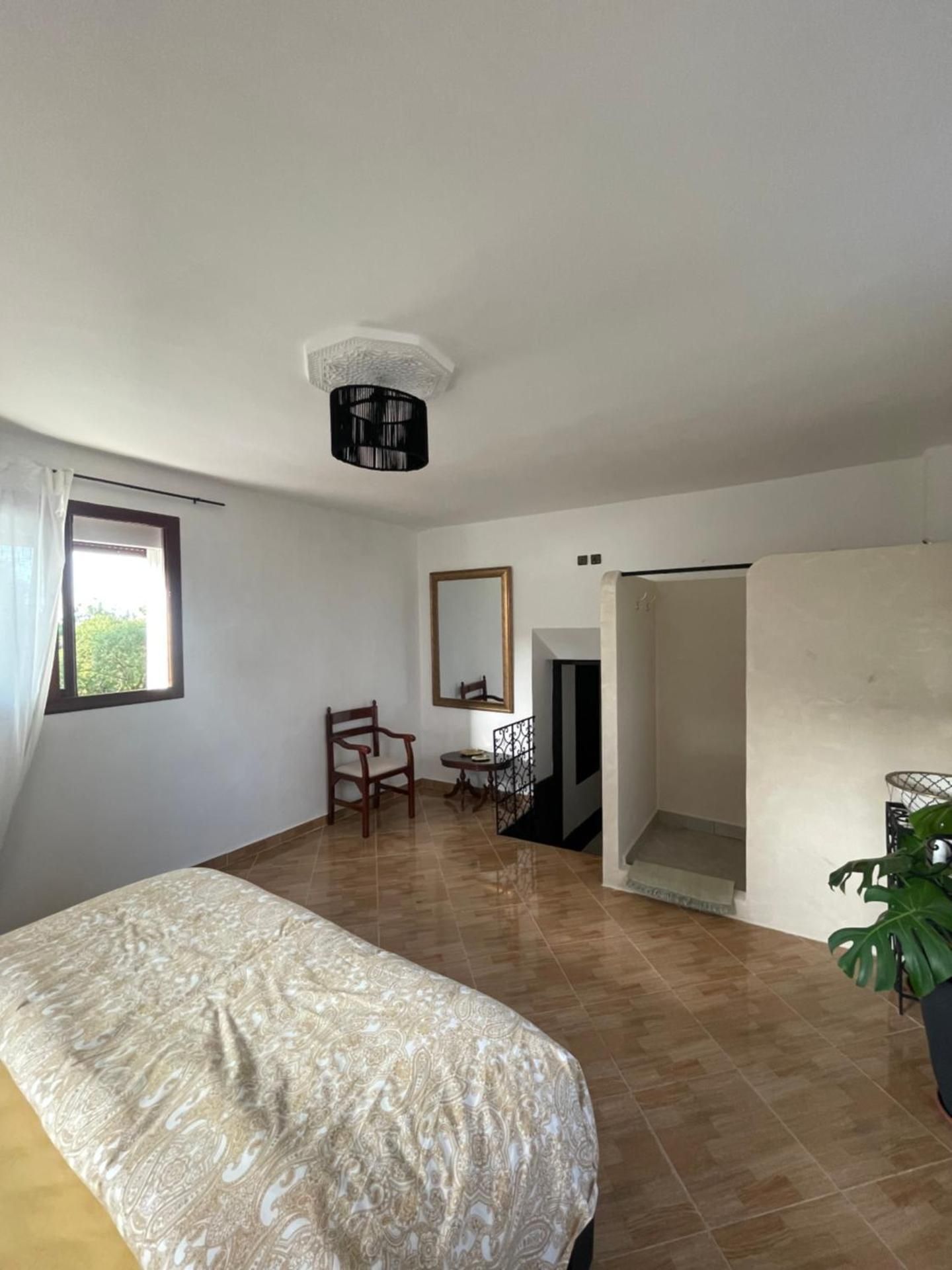 Syrah Home Deluxe Double Room with Shower 3